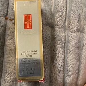 Elizabeth Arden Flawless Finish Makeup